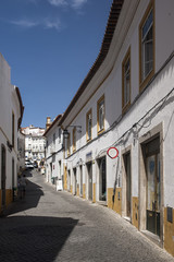 Paseo por las calles de la antigua ciudad portuguesa de évora