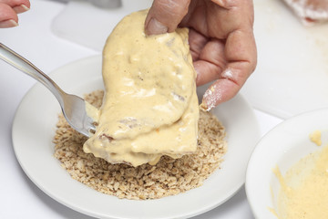 Apanando un cordon bleu - Galleta molida