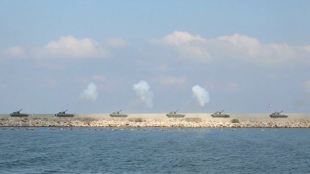 artillery attack self-propelled guns