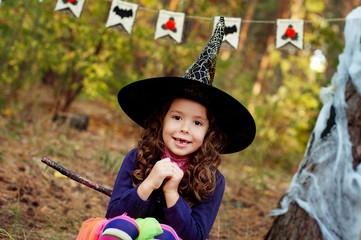 little girl in Halloween costume