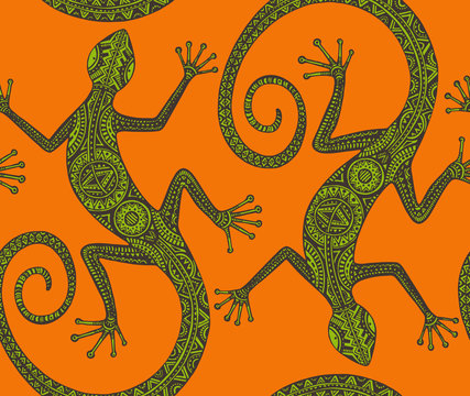 Vector hand drawn seamless pattern with monochrome lizard or sal