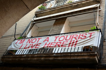 Barcelona balcony protest sign I'm not a tourist I live here!!!