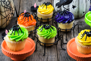 Halloween cupcakes.