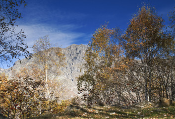 panorama autunnale sulle montagne del Biellese