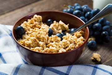 Oatmeal with grapes, healthy breakfast