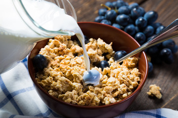Oatmeal with grapes, healthy breakfast