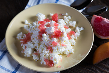 Cottage cheese with grapefruit, healthy eating