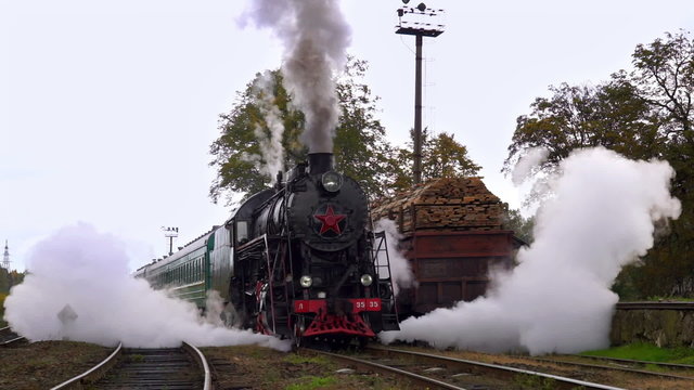Old Steam Starts to Move from the Station