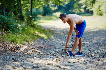 Runners calf cramp © baranq