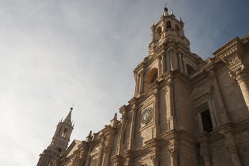 Fototapeta na wymiar Fachada de la catedral de Arequipa