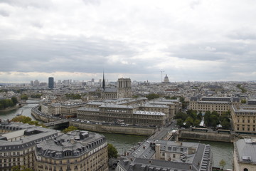 Fototapeta premium Panorama de Paris, vue depuis la Tour Saint Jacques
