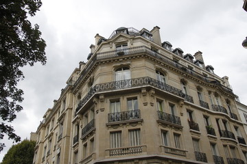 Obraz premium Immeuble ancien à Paris