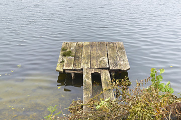 Piccolo molo sul lago.