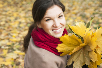 Portrait of the girl in autumn