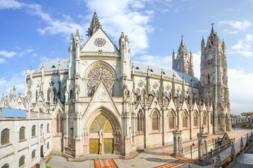 Fototapeta premium Basilica Del Voto Nacional Panorama Quito