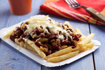 Chili con carne and French fries