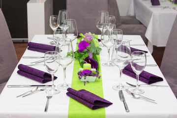 Gedeckter Tisch im Restaurant