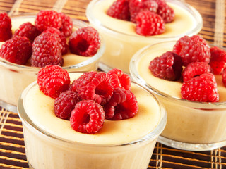 Vanilla cream with raspberries