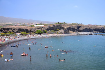 Przepiękna plaża w Playa de San Juan na Teneryfie - obrazy, fototapety, plakaty