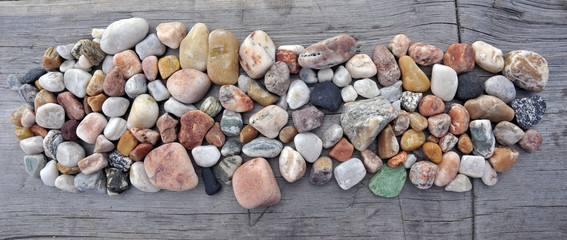 Коллекция камушков, собранных на берегу озера Байкал