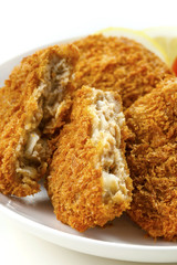 メンチカツ　Minced meat cutlets