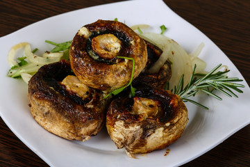 Baked champignons