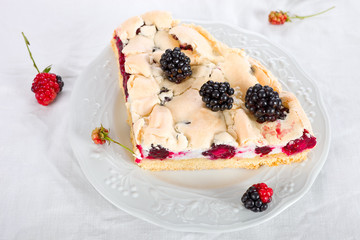 Brombeer-Baiser-Kuchen
