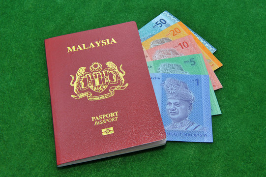Malaysia bank notes and Malaysia Passport