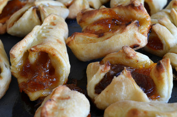 cookies with apricot jam cooked in the oven

