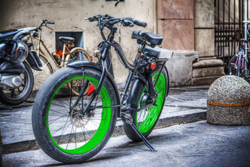 Fototapeta na wymiar fat bike parked in Florence