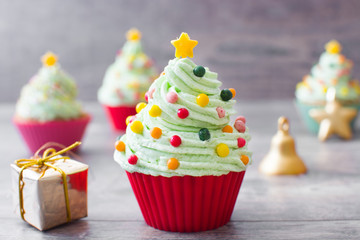 Christmas tree cupcakes