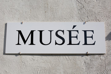 Museum signboard in french language