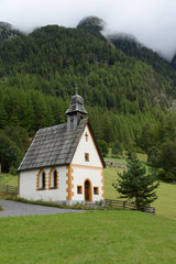 Fototapeta na wymiar Kapelle in Burgstein, Ötztal