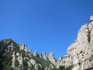 Известковые скалы Монсеррата