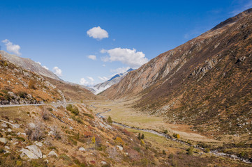 Andermatt, Dorf, Urserental, Bergtal, Reuss, Fluss,  Passstrasse, Gotthard, Sankt Gotthard, Gotthardpass, Alpen, Schweizer Berge, Herbst, Uri, Schweiz