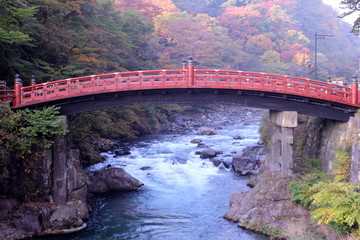 秋の日光　二荒山神社神橋