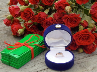 Обручальное кольцо и розы, предложение для девушки © yuliapro6