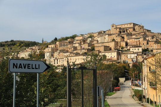 Navelli, Palazzo Santucci - Il pozzo