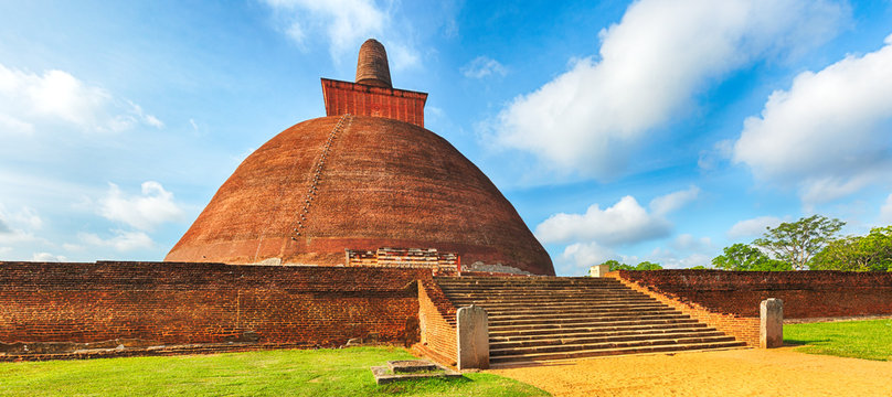 Jetavanaramaya Dagoba. Panorama