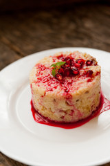 Rice pudding with pomegranate sauce