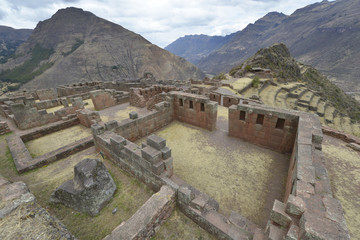 Fototapeta na wymiar Ruinas incas de Pisac, Perú