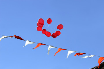 Red balloons.