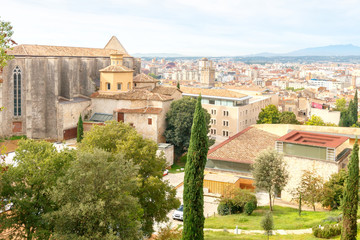Fototapeta na wymiar Girona. The fortress wall.