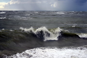 Aufgewühles Meer an der Atlantikküste