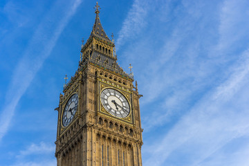 Fototapeta na wymiar Big Ben Tower in front of blue Sky