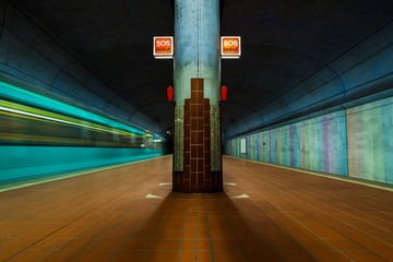 Surreal subway station - obrazy, fototapety, plakaty