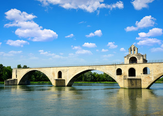 Fototapeta na wymiar Pont Saint-Benezet in Avignon, France