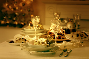 Place setting for Christmas in vintage colors