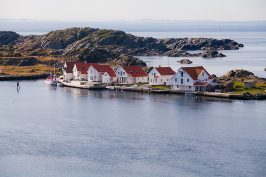 Buildings on the banks of the fjord
