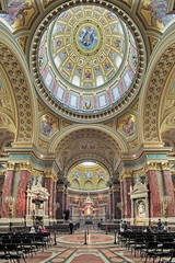 Fototapeta na wymiar Interior of St. Stephen's Basilica (Szent Istvan-bazilika) in Budapest, Hungary